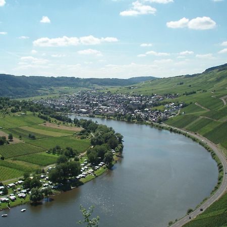 Comfortable Apartment In Ediger Eller Eifel Санкт Алдегунд Екстериор снимка
