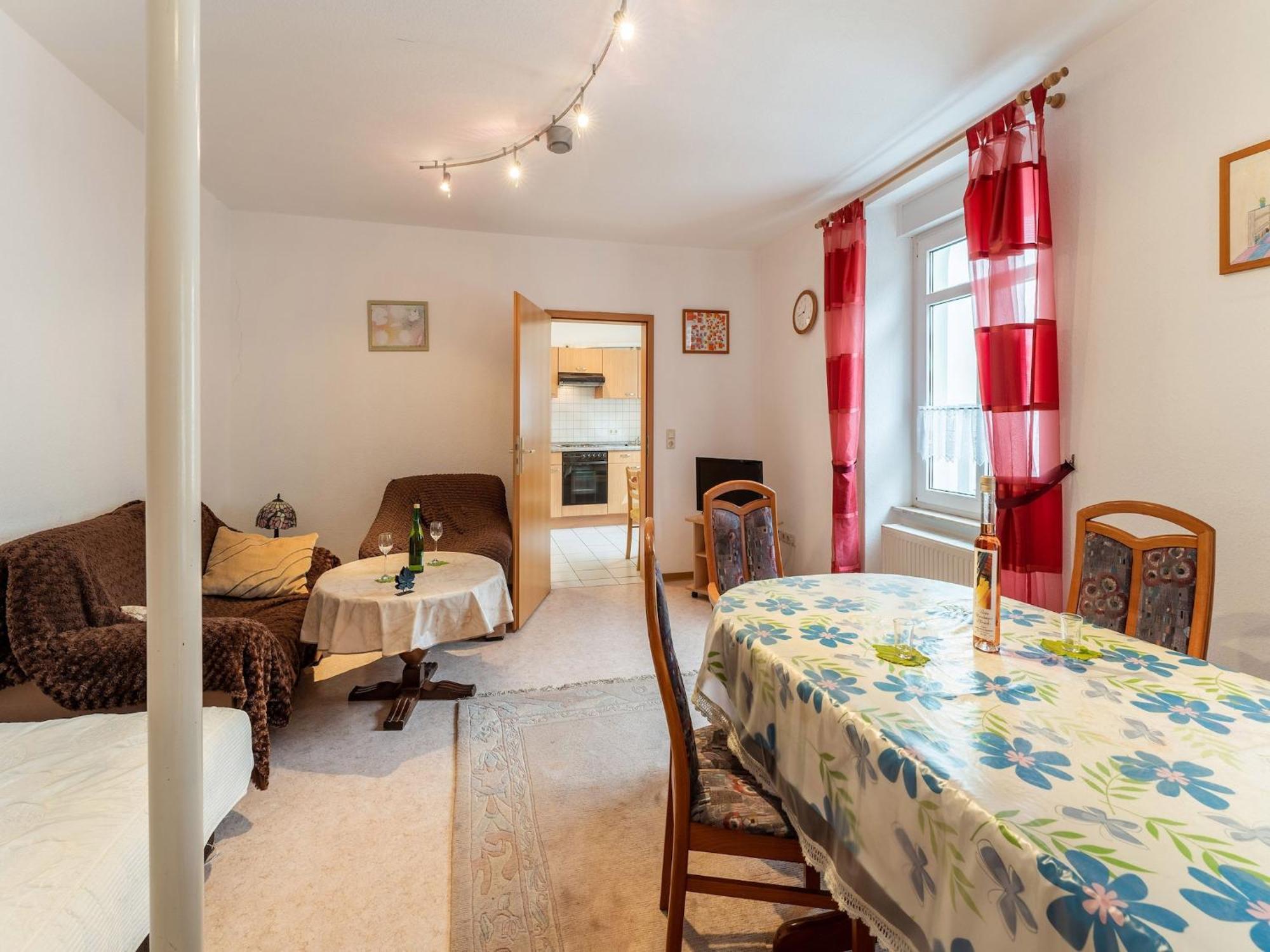 Comfortable Apartment In Ediger Eller Eifel Санкт Алдегунд Екстериор снимка